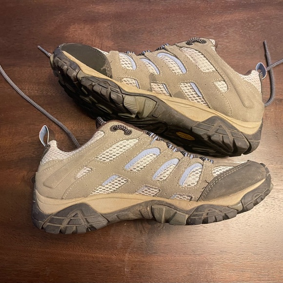 Merrell Athletic Shoes Tan and Black Trail-Ready Design Waterproof - Picture 6 of 8